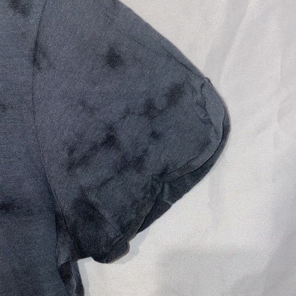 Womens medium Tee - Picture 3 of 5